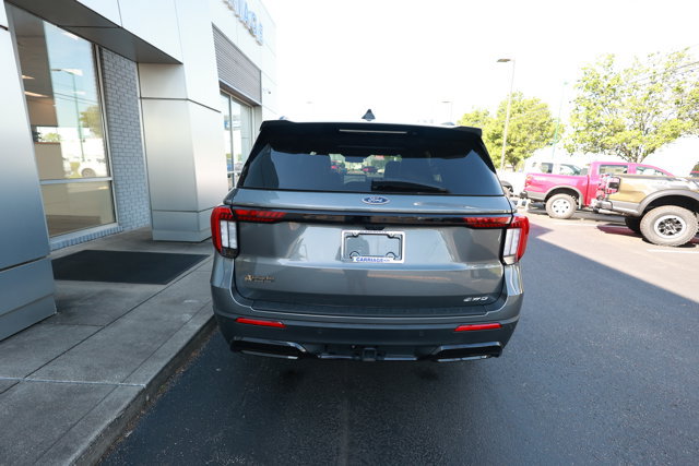 Certified 2025 Ford Explorer ST-Line w/ Premium Package AWD/4WD image 4
