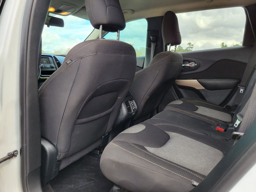 Used 2018 Jeep Cherokee Latitude image 14