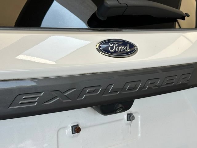 Certified 2023 Ford Explorer XLT w/ Equipment Group 202A AWD/4WD image 30