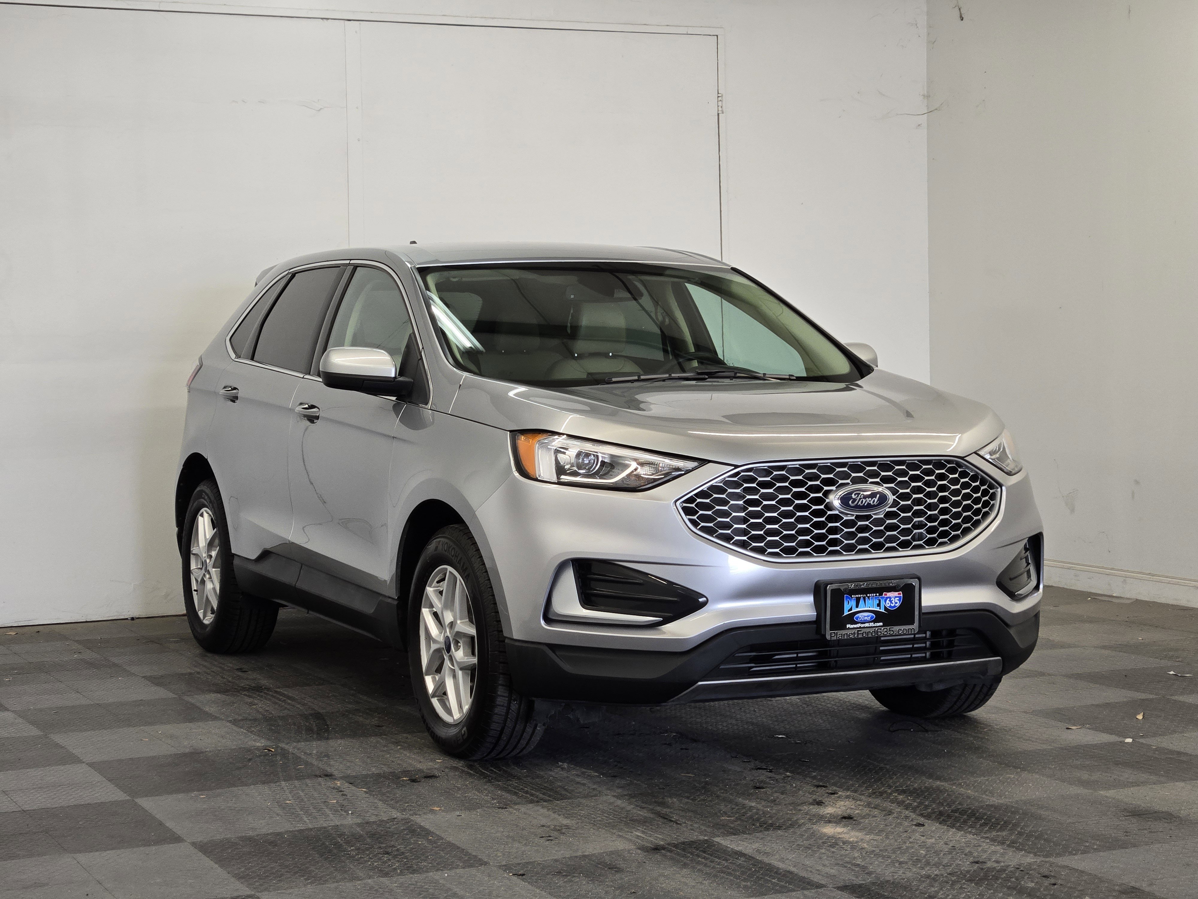 Certified 2024 Ford Edge SEL AWD/4WD image 2