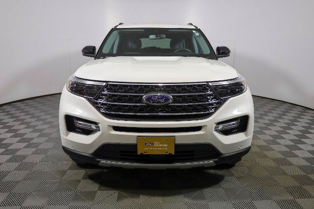 Certified 2024 Ford Explorer XLT w/ Equipment Group 202A AWD/4WD image 3