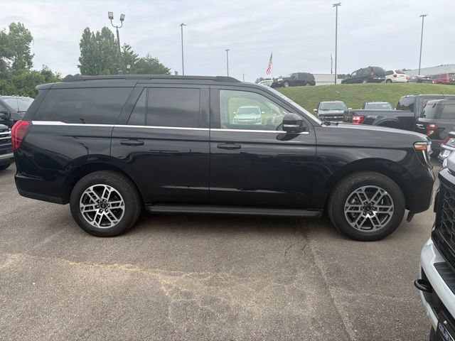 Certified 2025 Ford Expedition Active AWD/4WD image 37