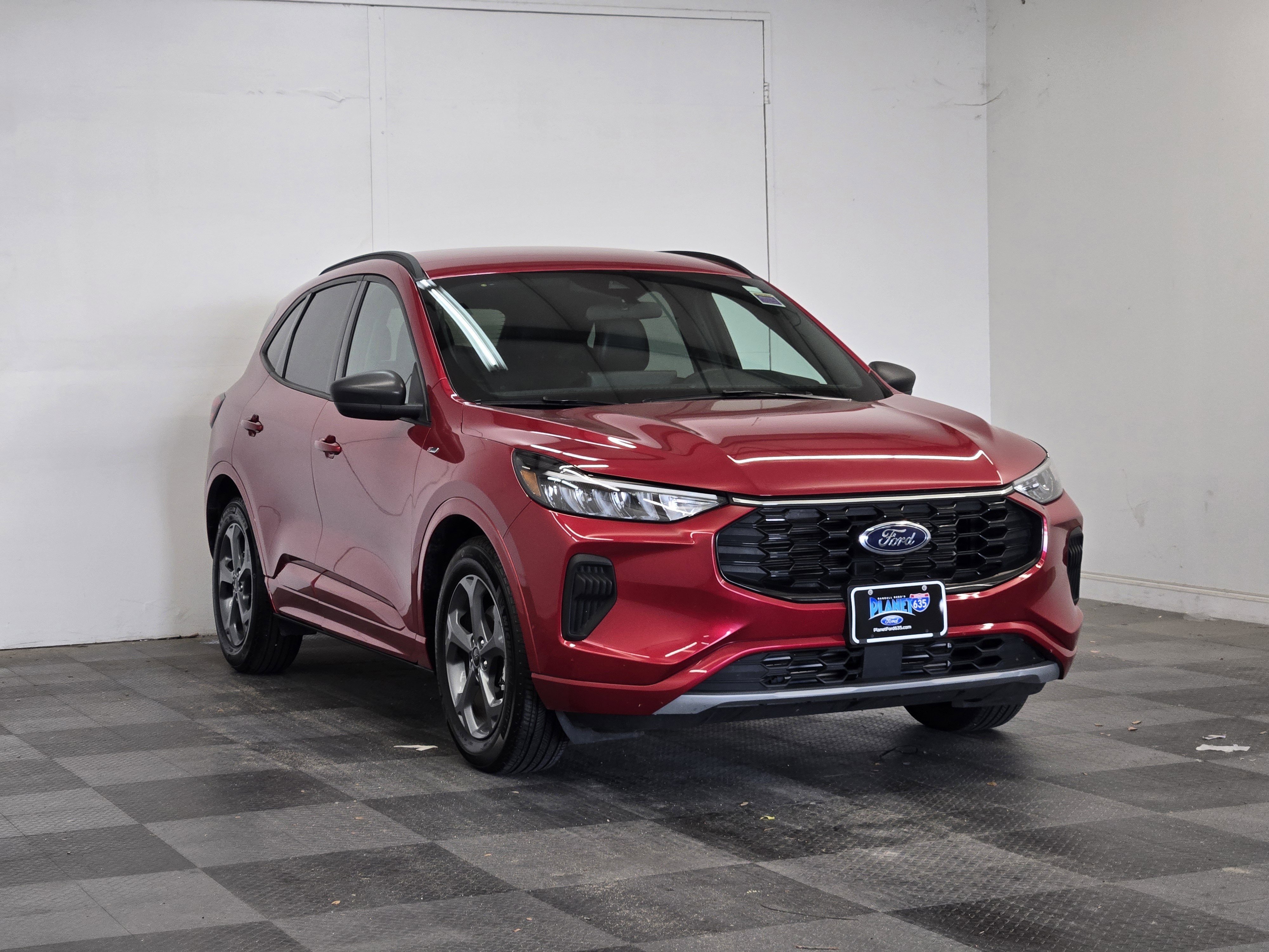 Certified 2023 Ford Escape ST-Line w/ Tech Pack #1 FWD image 2
