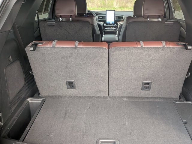 Certified 2024 Ford Explorer Platinum w/ Technology Package image 33