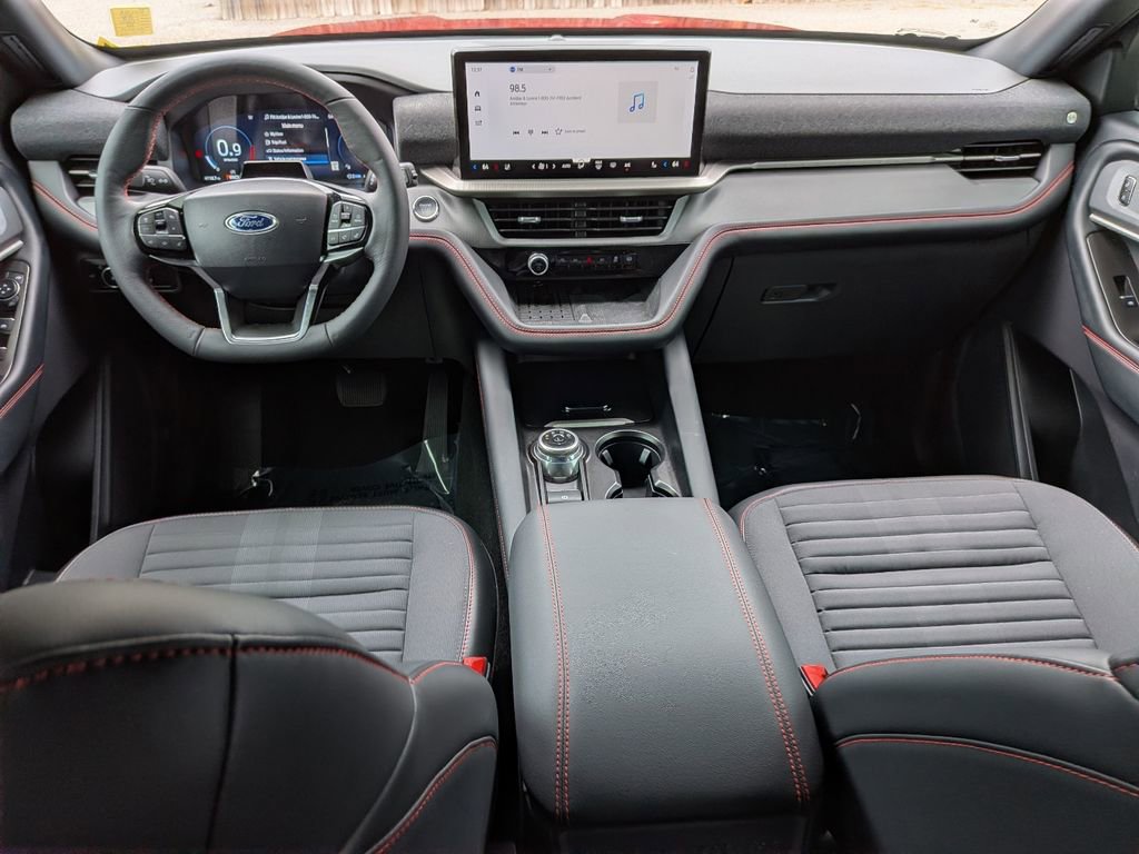 Certified 2025 Ford Explorer ST-Line w/ Premium Package image 17