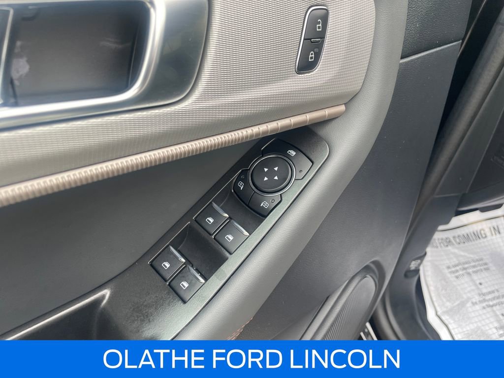 Certified 2025 Ford Explorer Active w/ Active Comfort Package AWD/4WD image 21