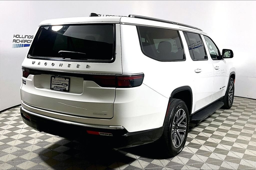 Used 2024 Jeep Wagoneer L Series II RWD image 9