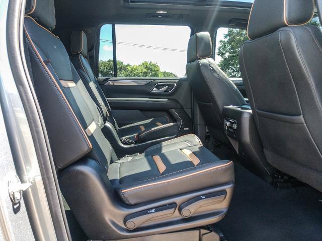 Used 2023 GMC Yukon XL AT4 w/ AT4 Premium Plus Package AWD/4WD image 15