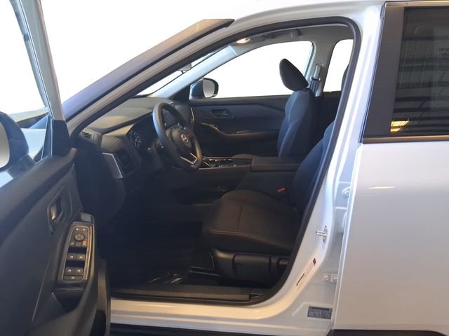 Used 2024 Nissan Rogue S FWD image 10