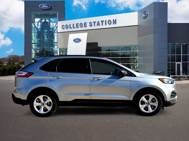 Certified 2021 Ford Edge SE image 4