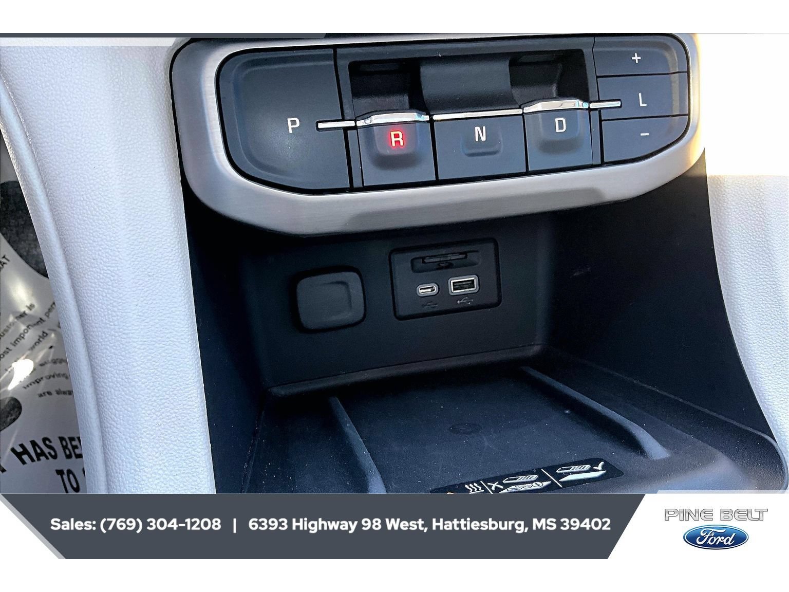 Used 2021 GMC Acadia Denali w/ Denali Technology Package FWD image 24