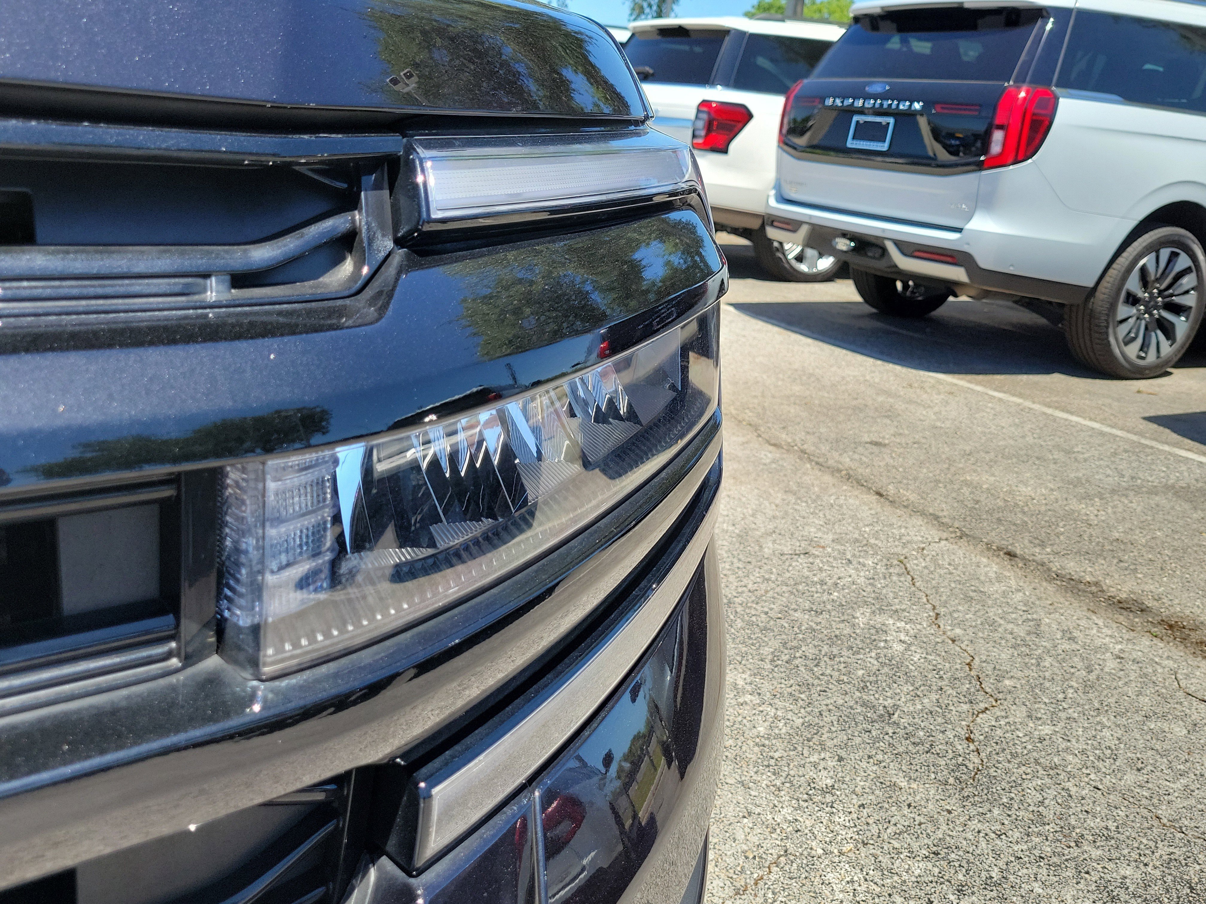 Certified 2024 Ford Expedition Limited RWD image 3