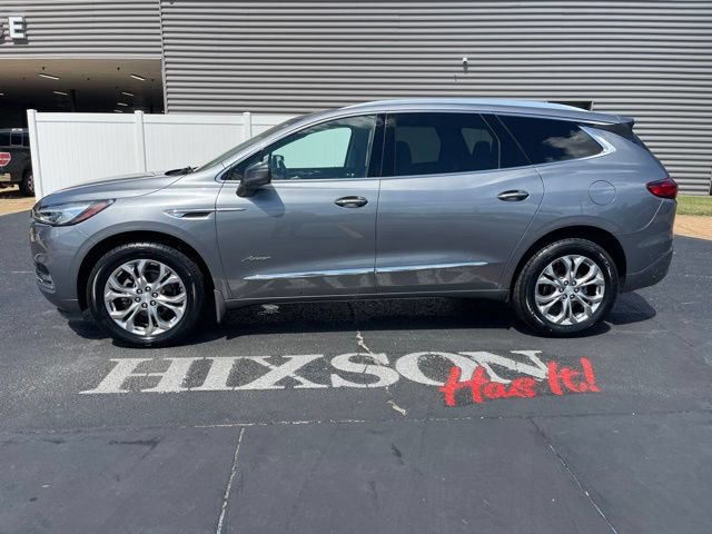 Used 2020 Buick Enclave Avenir w/ Avenir Technology Package FWD image 2