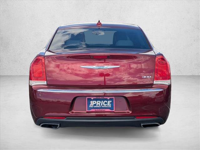 Used 2018 Chrysler 300 Touring L RWD image 7