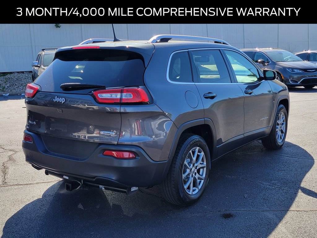 Used 2018 Jeep Cherokee Latitude Plus w/ Cold Weather Group AWD/4WD image 4