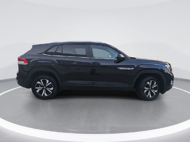 Used 2026 Volkswagen Atlas Cross Sport SE FWD image 2