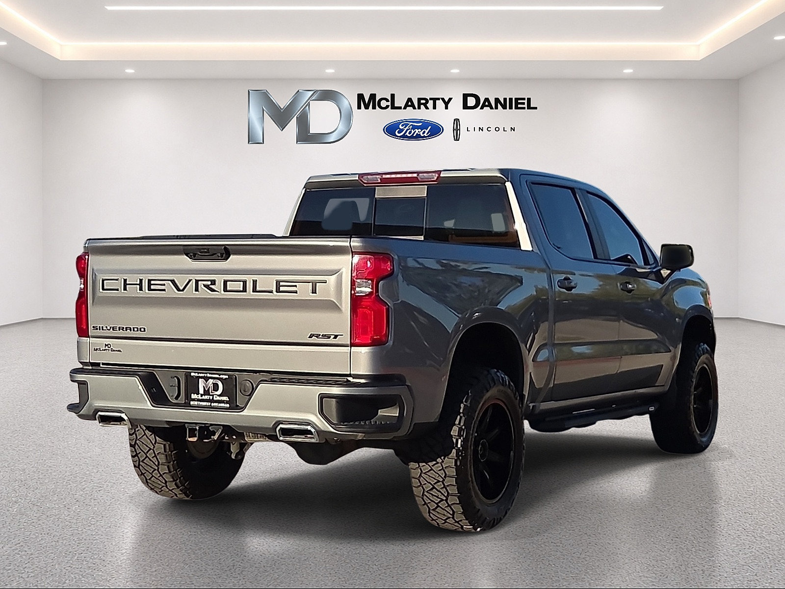 Used 2023 Chevrolet Silverado 1500 RST AWD/4WD image 5