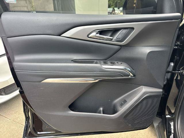 Used 2025 Chevrolet Traverse LT FWD image 18
