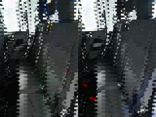 Used 2018 Jeep Wrangler Unlimited Sahara image 14