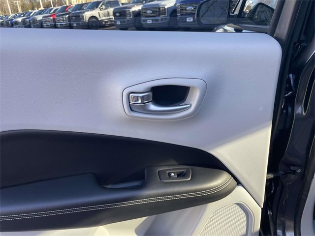 Used 2019 Jeep Compass Latitude image 25