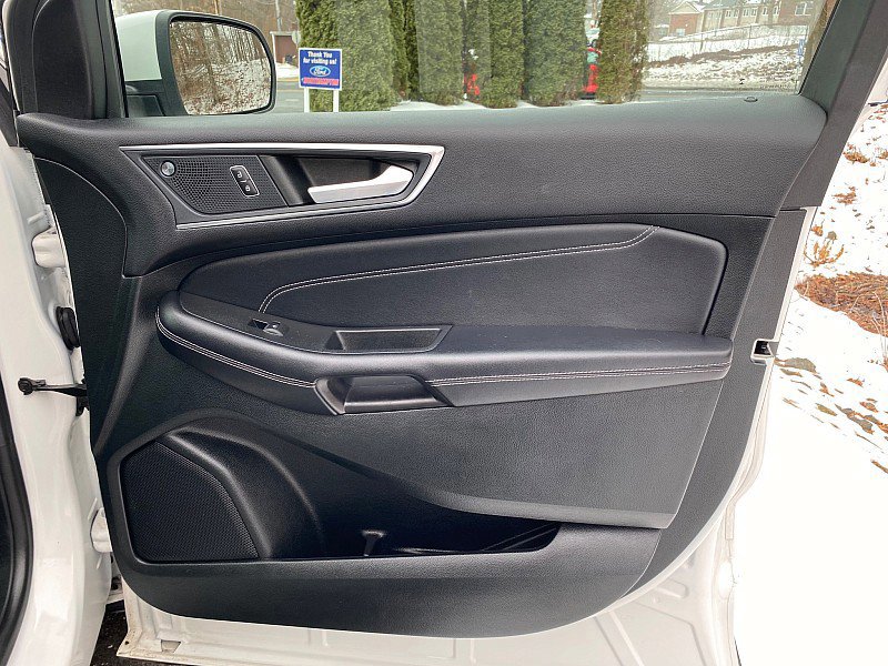 Certified 2022 Ford Edge Titanium w/ Cargo Accessory Package image 30