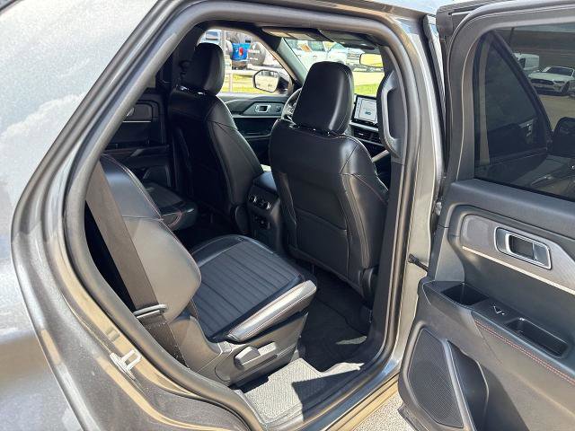 Certified 2025 Ford Explorer ST-Line w/ Premium Package RWD image 13