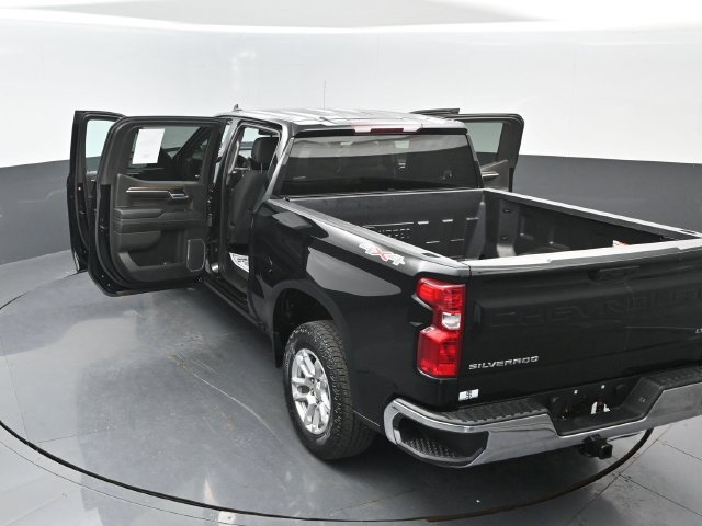 Used 2023 Chevrolet Silverado 1500 LT AWD/4WD image 23