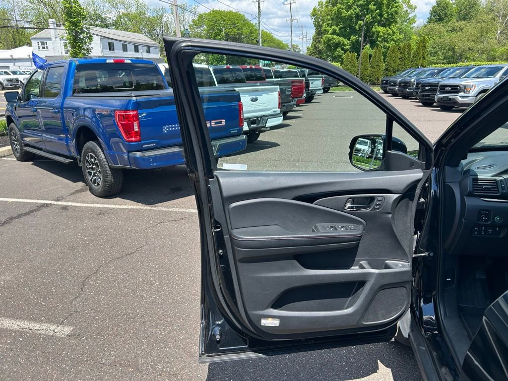 Used 2018 Honda Ridgeline Black Edition image 13