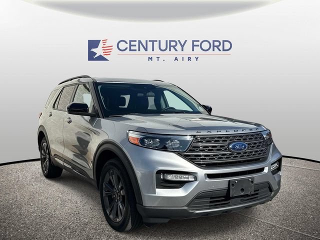 Certified 2023 Ford Explorer XLT w/ Equipment Group 202A AWD/4WD image 1