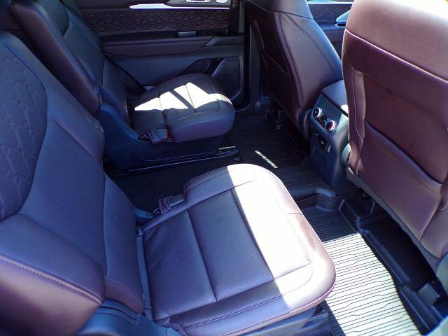 Certified 2025 Ford Explorer Platinum w/ LUX Leather Package AWD/4WD image 12