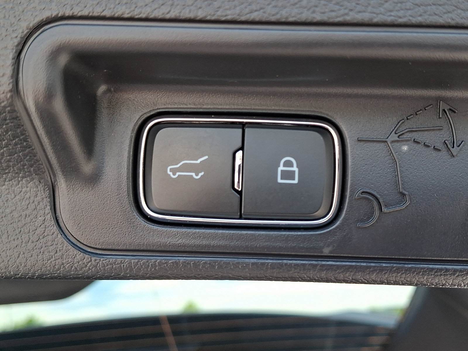 Certified 2025 Ford Explorer ST AWD/4WD image 30