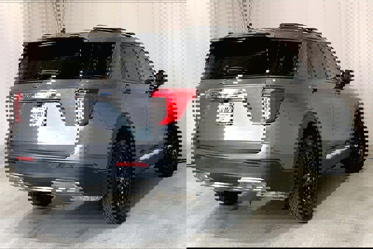 Certified 2024 Ford Explorer XLT w/ Equipment Group 202A image 13