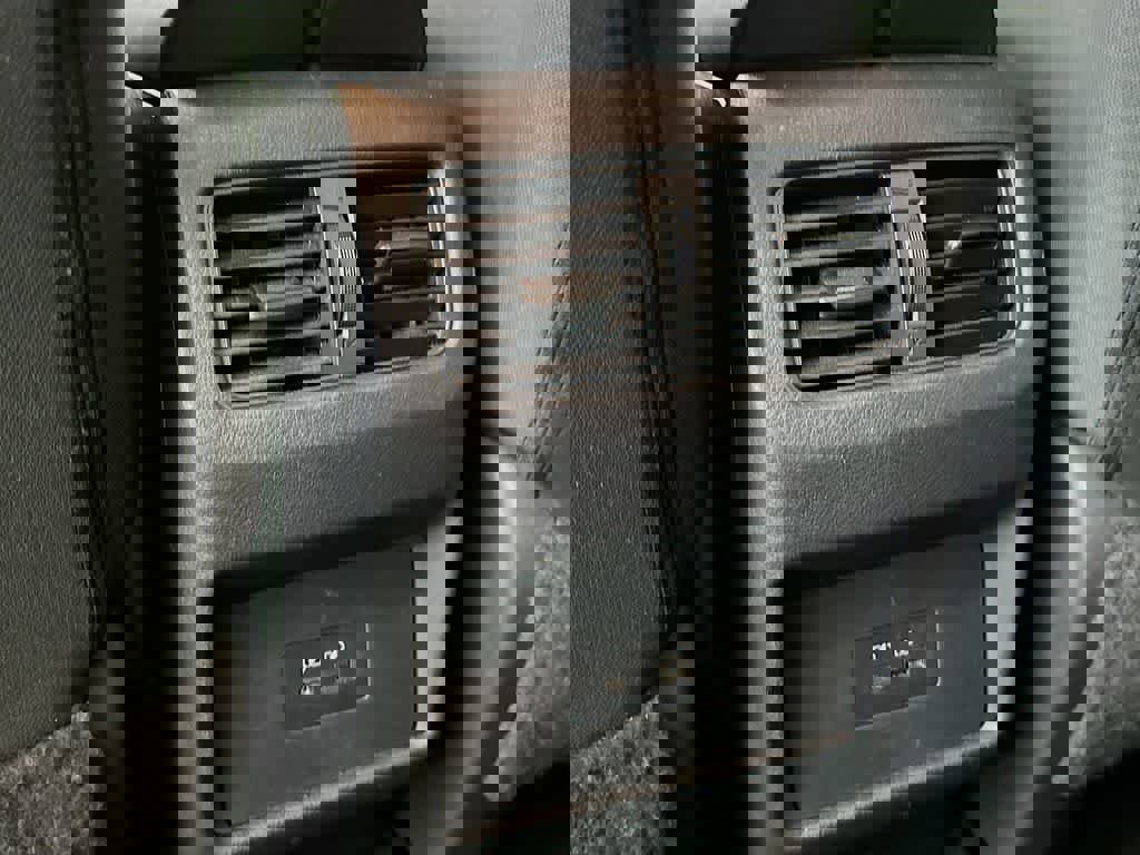 Used 2022 Nissan Rogue SV image 16