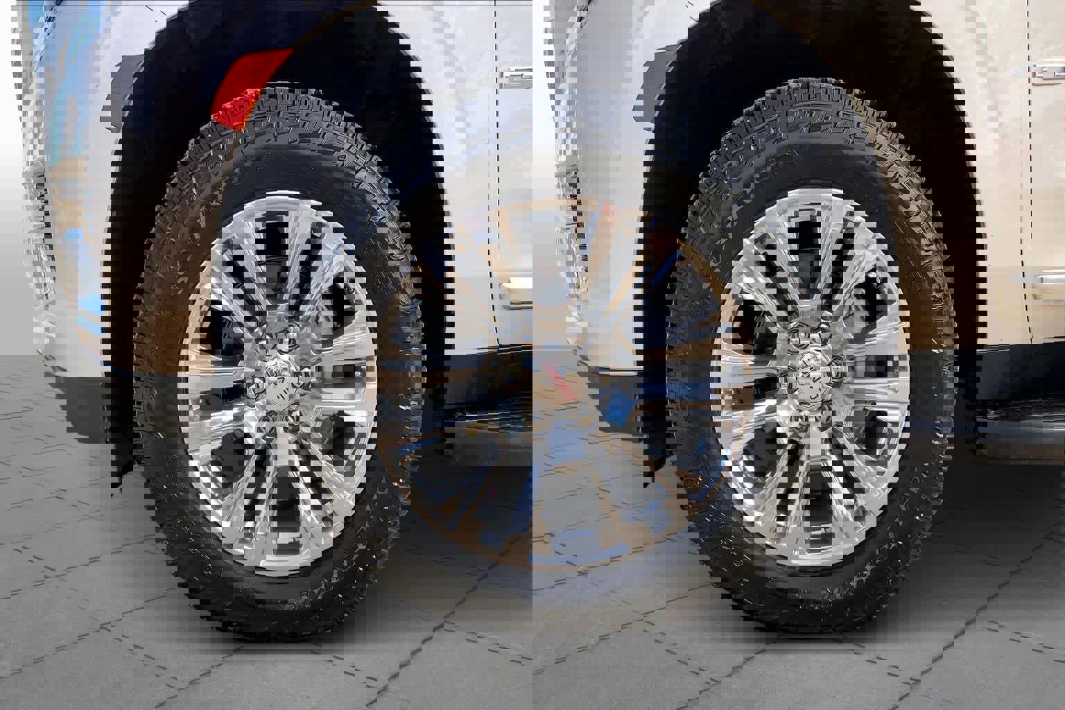 Used 2022 GMC Yukon XL Denali image 12