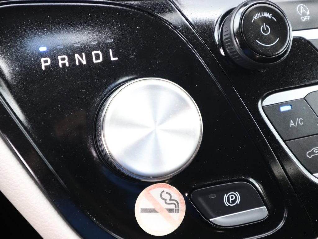 Used 2023 Chrysler Voyager LX FWD image 20