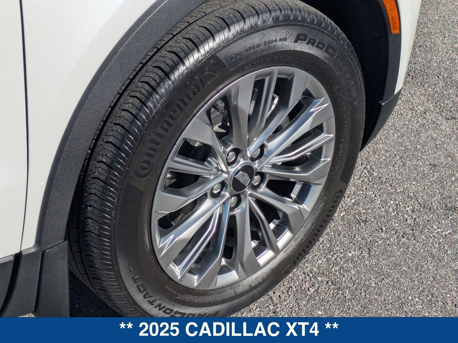 Used 2025 Cadillac XT4 Premium Luxury image 13