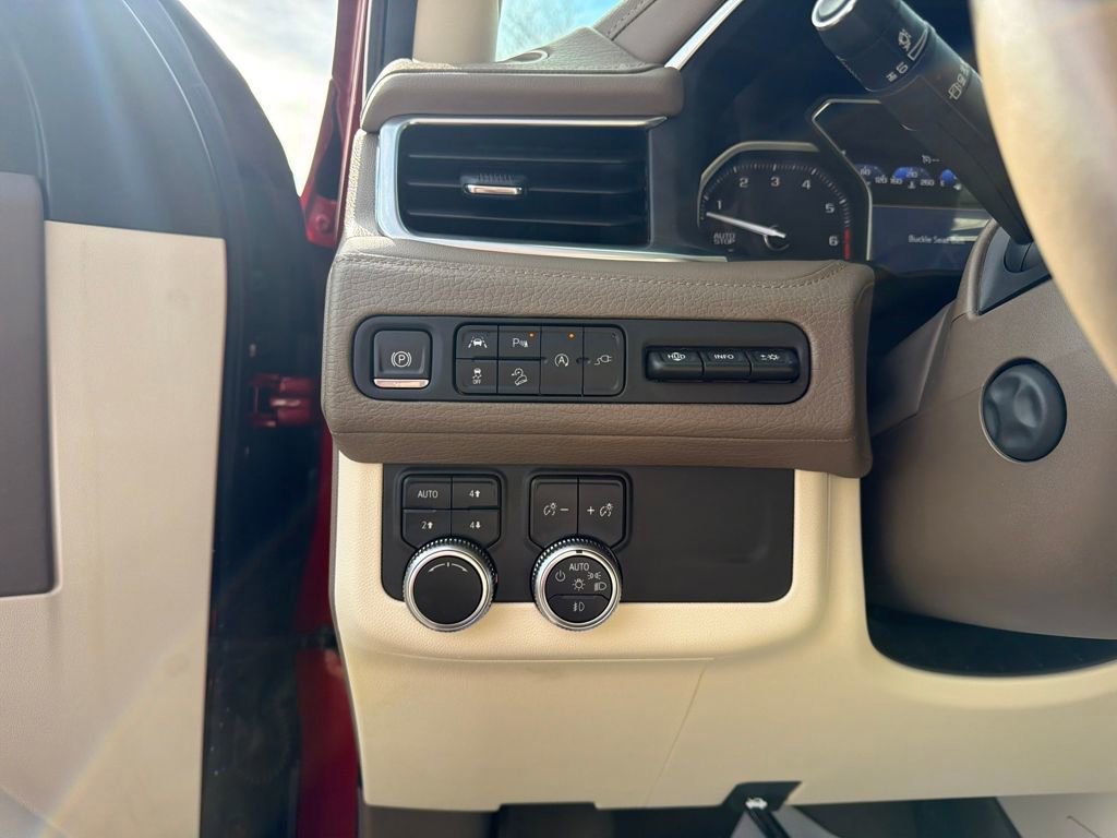 Used 2021 GMC Yukon Denali w/ Advanced Technology Package image 13