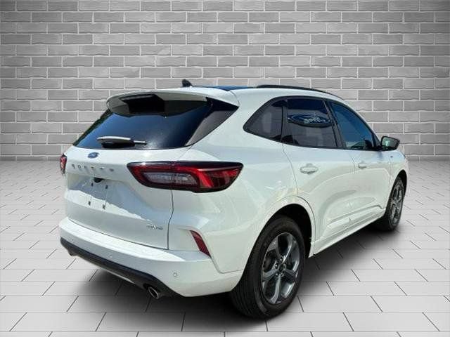 Certified 2023 Ford Escape ST-Line w/ Tech Pack #1 AWD/4WD image 5