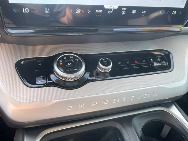 Certified 2025 Ford Expedition Active AWD/4WD image 33