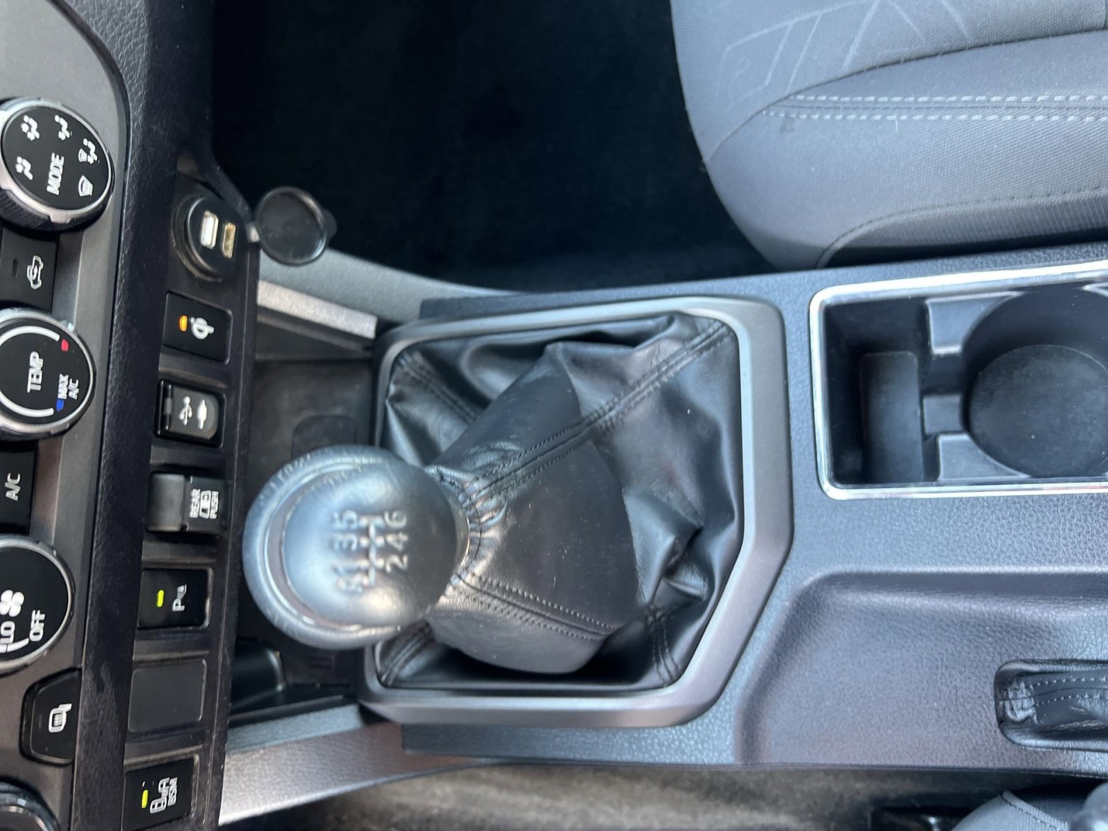 Used 2019 Toyota Tacoma TRD Off-Road w/ Technology Package image 20