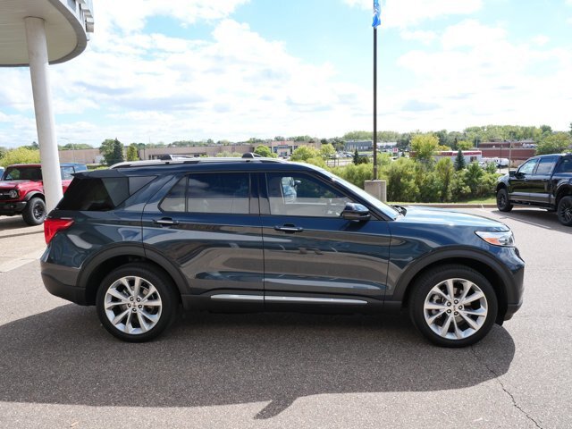 Certified 2022 Ford Explorer Platinum w/ Equipment Group 601A AWD/4WD image 4