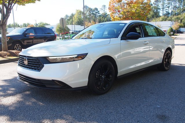 Used 2025 Honda Accord SE image 3