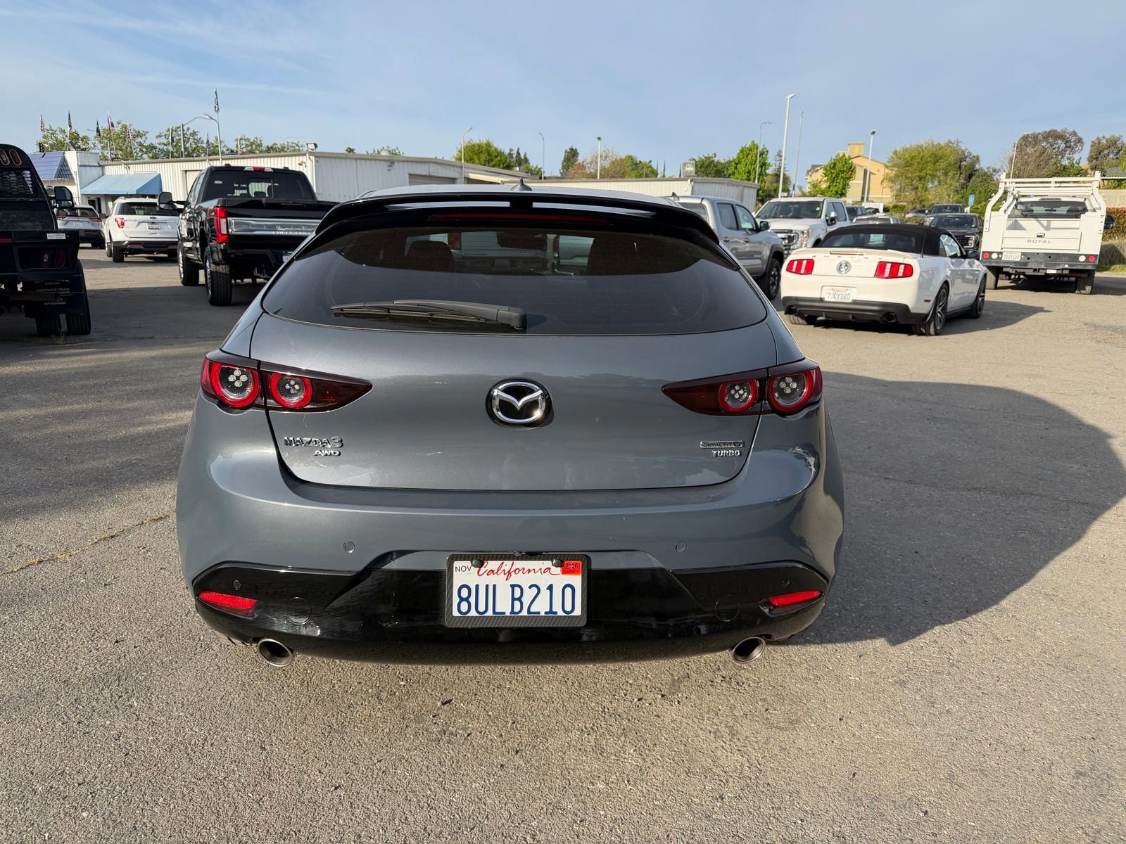 Used 2021 MAZDA MAZDA3 Hatchback w/Premium Plus Pkg image 4