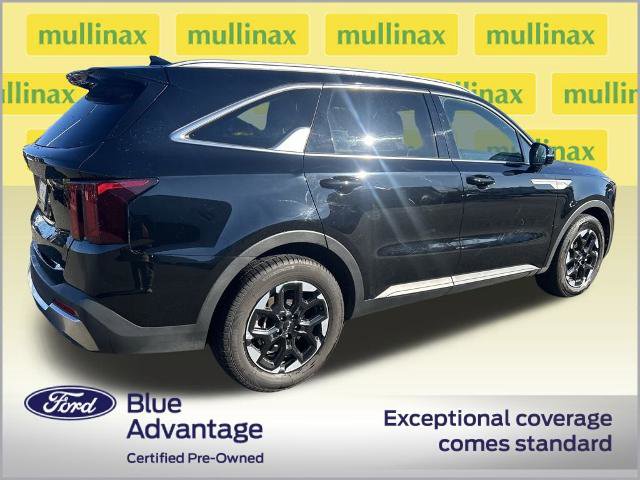 Used 2024 Kia Sorento S image 3