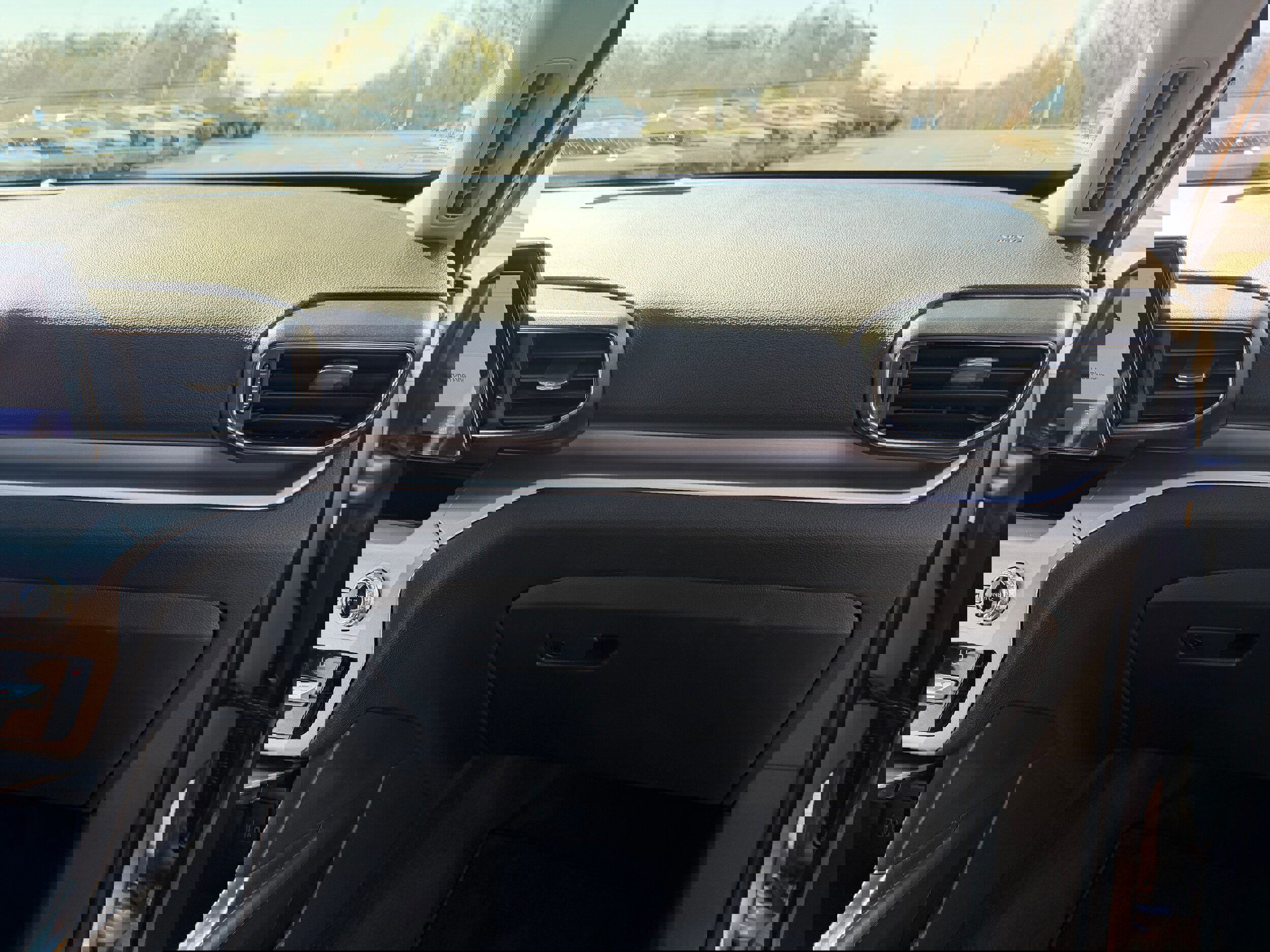 Certified 2020 Ford Explorer XLT w/ Equipment Group 202A image 24