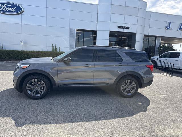 Certified 2023 Ford Explorer XLT w/ Equipment Group 202A RWD image 2