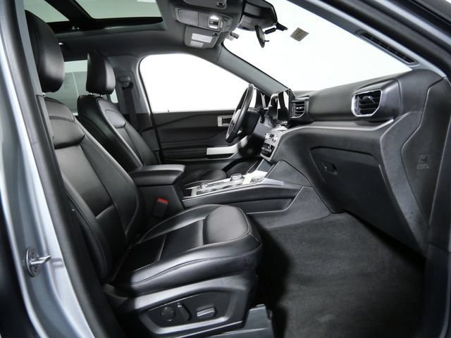 Certified 2024 Ford Explorer XLT w/ Equipment Group 202A AWD/4WD image 7