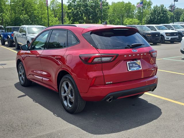 Certified 2024 Ford Escape ST-Line w/ Tech Pack #1 AWD/4WD image 3