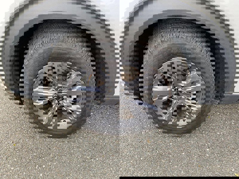 Certified 2022 Ford Explorer XLT w/ Equipment Group 202A image 16