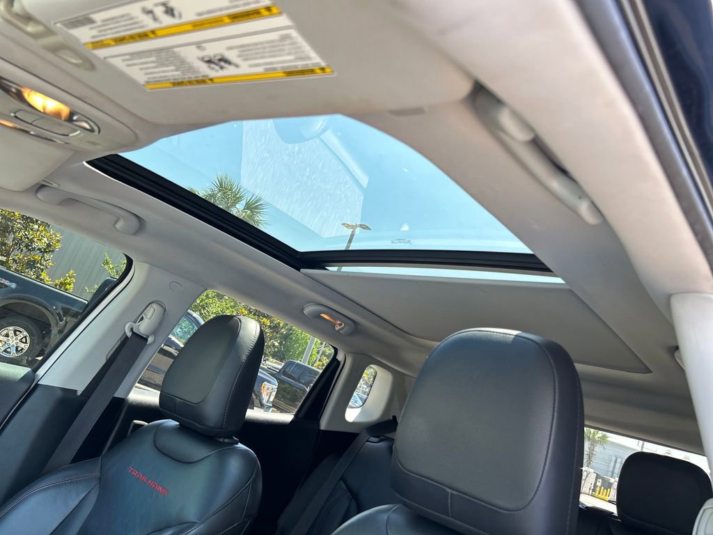 Used 2018 Jeep Compass Trailhawk w/ Leather Interior Group AWD/4WD image 13